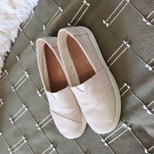 Women's Tom's size 7.5